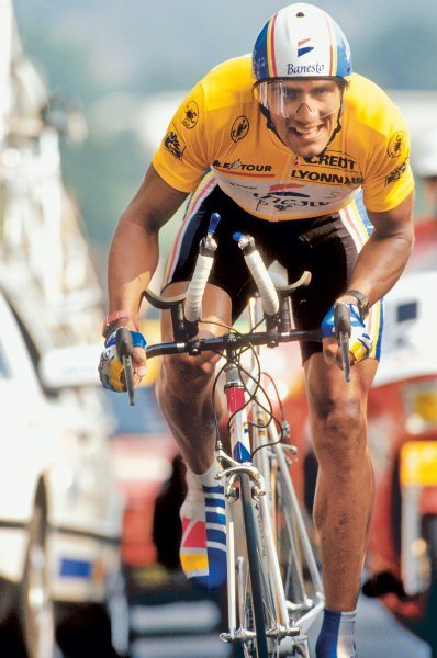 El siguiente ciclista en dominar el Tour de Francia fue Miguel Indurain, que lo ganó cinco veces seguidas desde 1.991 hasta 1.995.