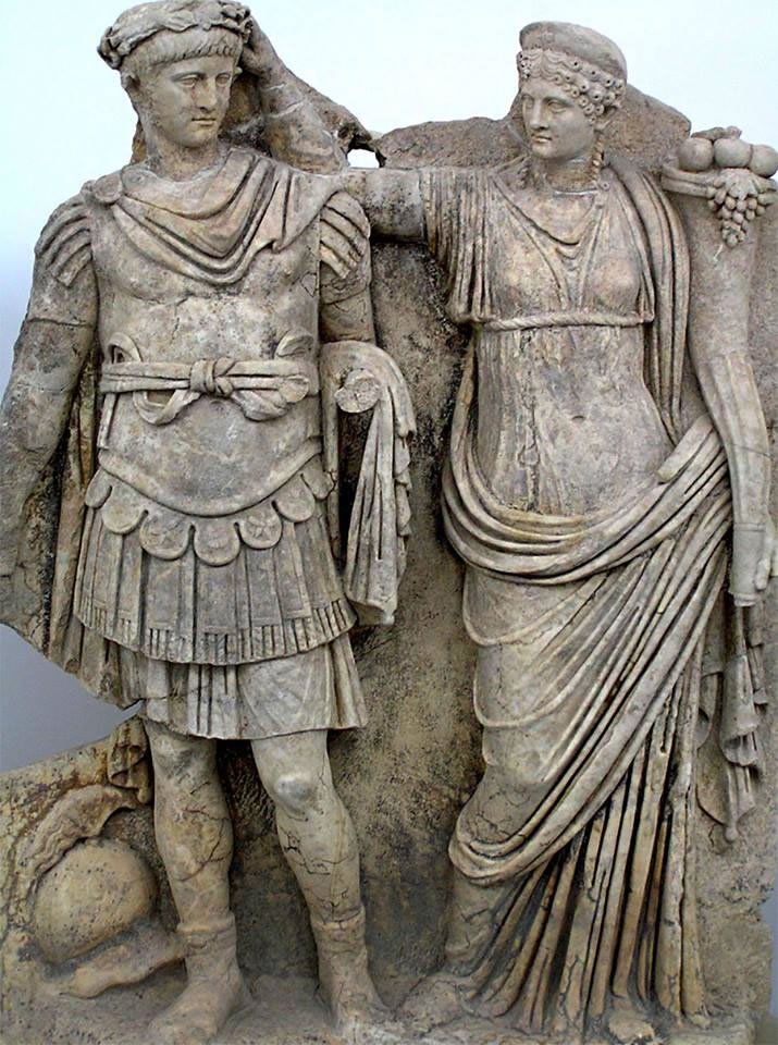 Agripina corona a su hijo Nerón