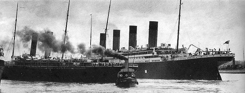 El “casi abordaje” del “Titanic” (derecha) con el “New York” (a la izquierda y siendo apartado por un remolcador) el 10 de Abril y a la salida de Southampton 