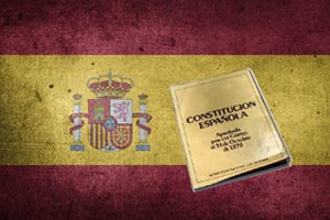 Bandera de España y su Constitución