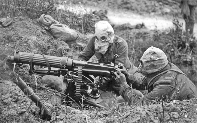 Soldados en las trincheras con mascaras protectoras cuando aún servían para algo