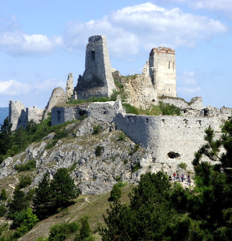 Castillo de Csejte en los Cárpatos