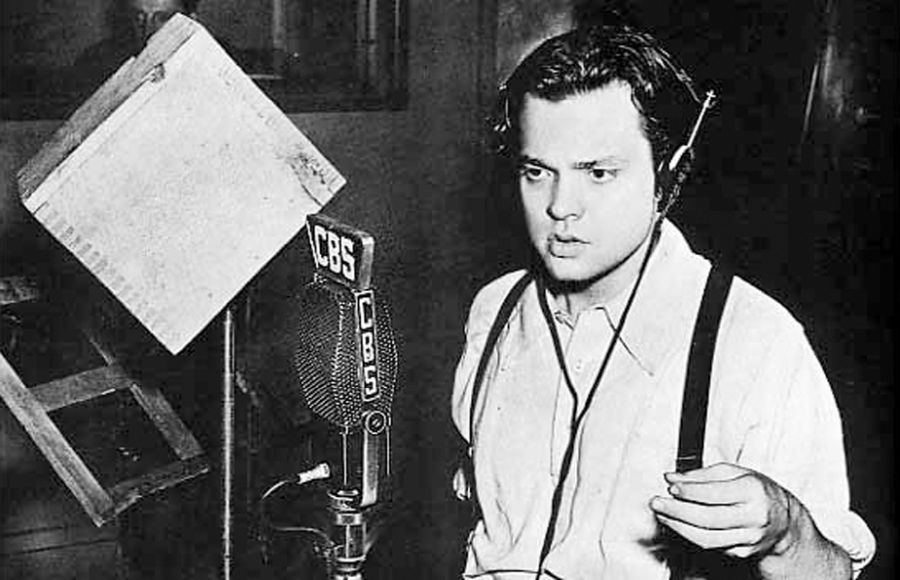 Orson Welles en un momento radiofónico