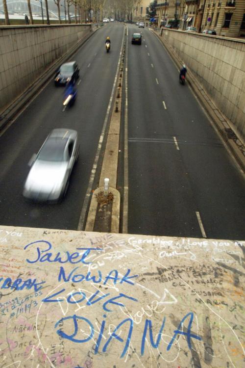 Entrada al túnel del Pont de l'Alma en París