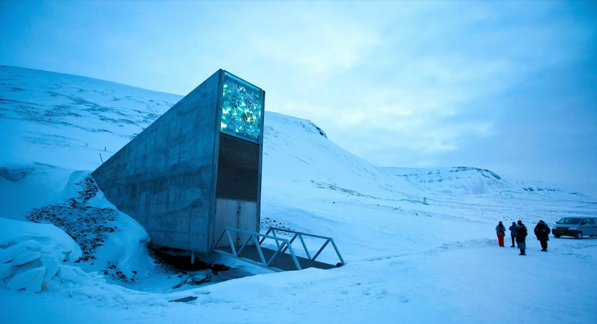 Entrada a la bóveda de semillas en Svalbard en Noruega