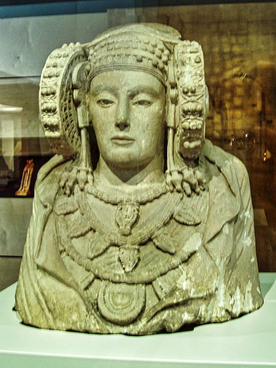 Dama de Elche, 2004, foto sin flash a mano alzada. Museo Nacional de 