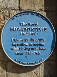 Placa conmemorativa del descubrimiento de la aspirina por parte de Edward Stone